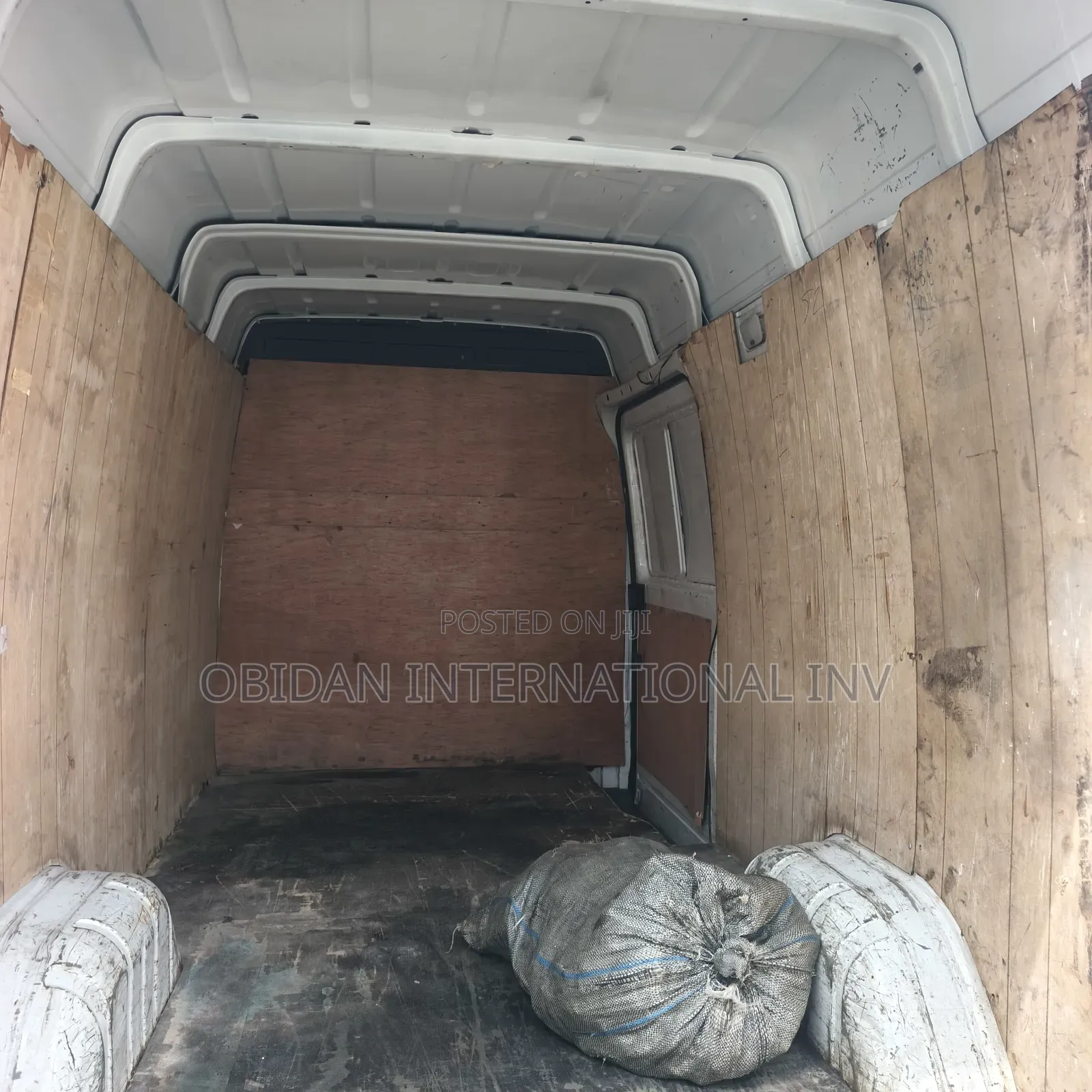 Mercedes-Benz Sprinter 2000 White