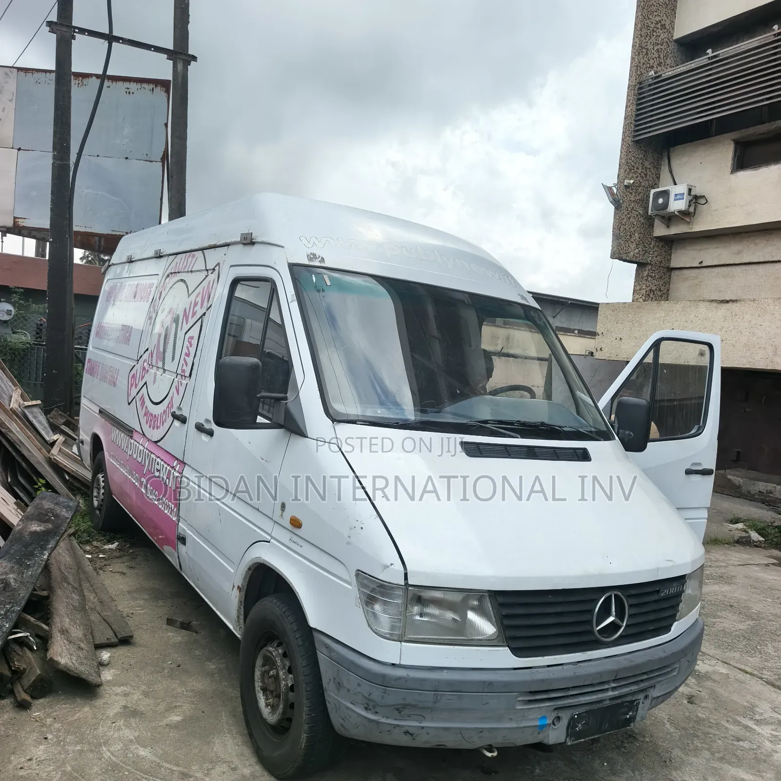 Mercedes-Benz Sprinter 2000 White