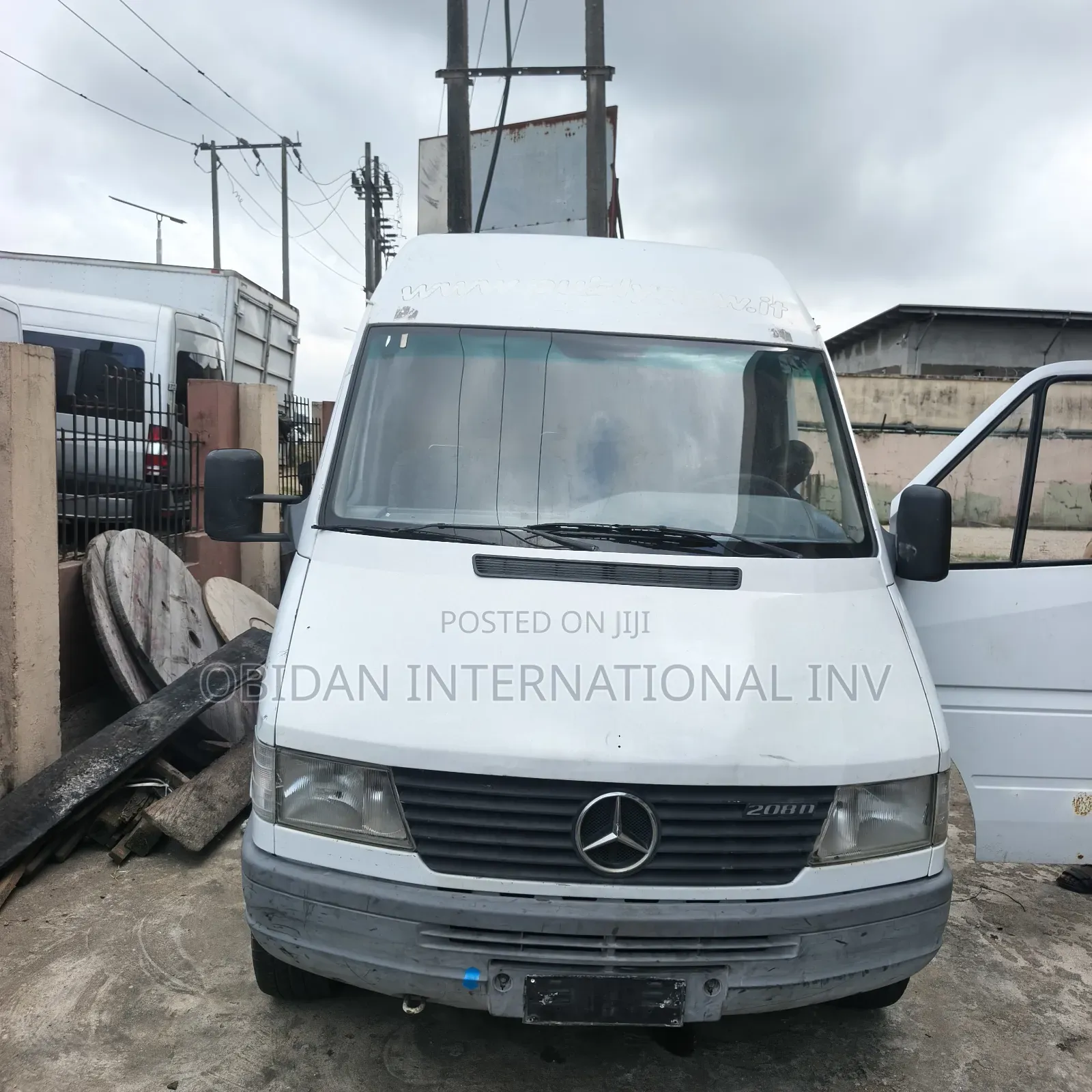 Mercedes-Benz Sprinter 2000 White