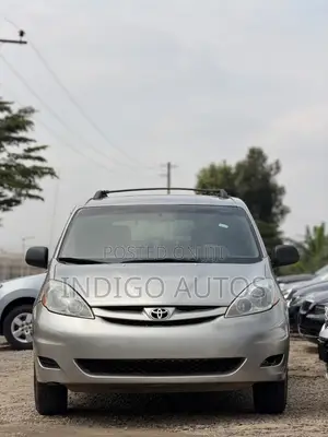 Toyota Sienna 2006 Gold