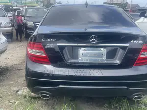 Mercedes-Benz C300 Luxury 4Matic Sedan AWD (3.0L 6cyl 7A) 2011 Gray