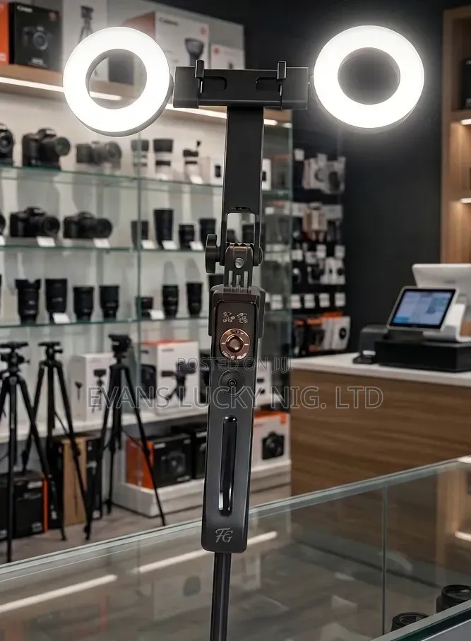 C12 Tripod With Light