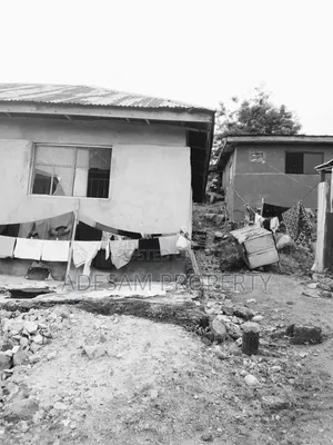 4bdrm Bungalow in Oke Ayepe, Osogbo for sale