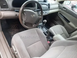 Toyota Camry 2005 Gold