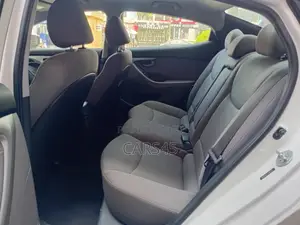 Hyundai Elantra SE 4dr Sedan (1.8L 4cyl 6M) 2014 White
