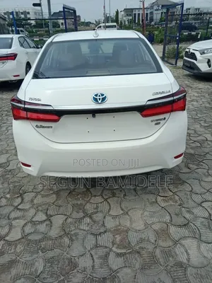 Toyota Corolla 2019 White