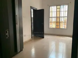 Furnished 3bdrm Apartment in A3 Estate, Bodija for rent