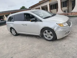 Honda Odyssey 2012 Silver