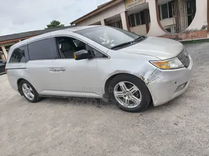Honda Odyssey 2012 Silver