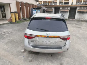 Honda Odyssey 2012 Silver