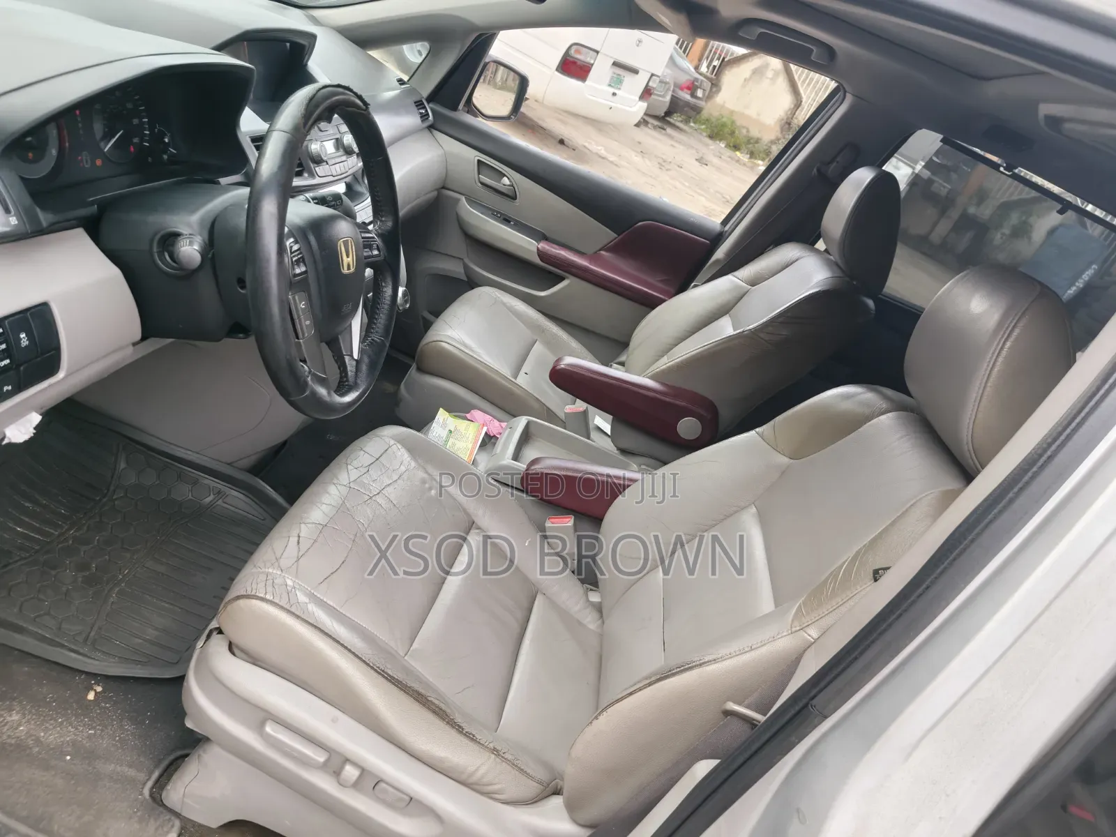 Honda Odyssey 2012 Silver