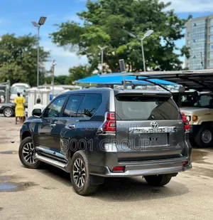Toyota Land Cruiser Prado 2024 Black