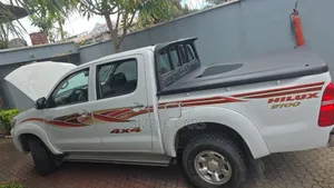 Toyota Hilux 2015 White