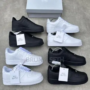 White Nike Airforce 1