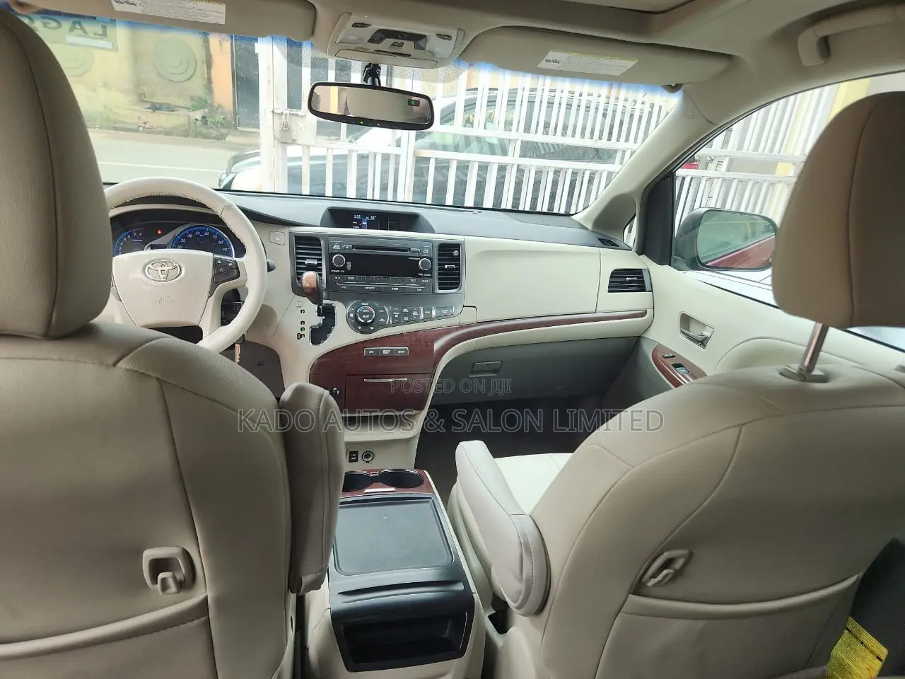 Toyota Sienna 2014 Red