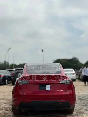 Tesla Model Y Standard Range RWD 2022 Red