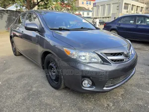 Toyota Corolla LE 4dr Sedan (1.8L 4cyl 4A) 2013 Gray