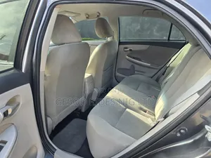 Toyota Corolla LE 4dr Sedan (1.8L 4cyl 4A) 2013 Gray