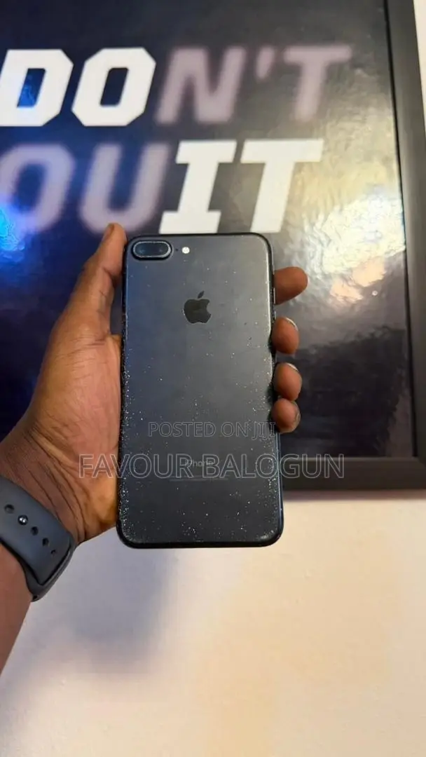 Apple iPhone 7 Plus 32 GB Black