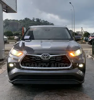 Toyota Highlander 2022 Gray