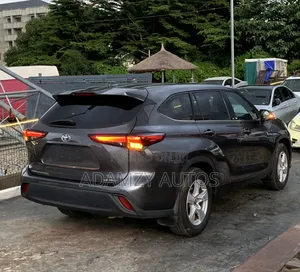 Toyota Highlander 2022 Gray