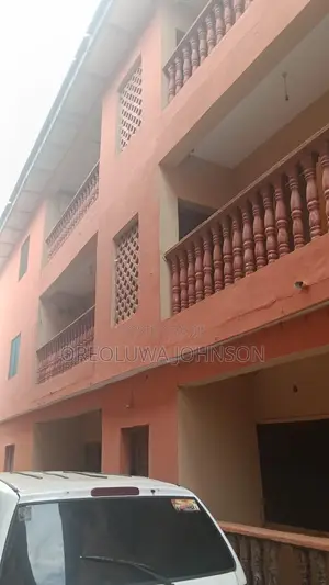 3bdrm Block of Flats in Iseri Olofin for sale