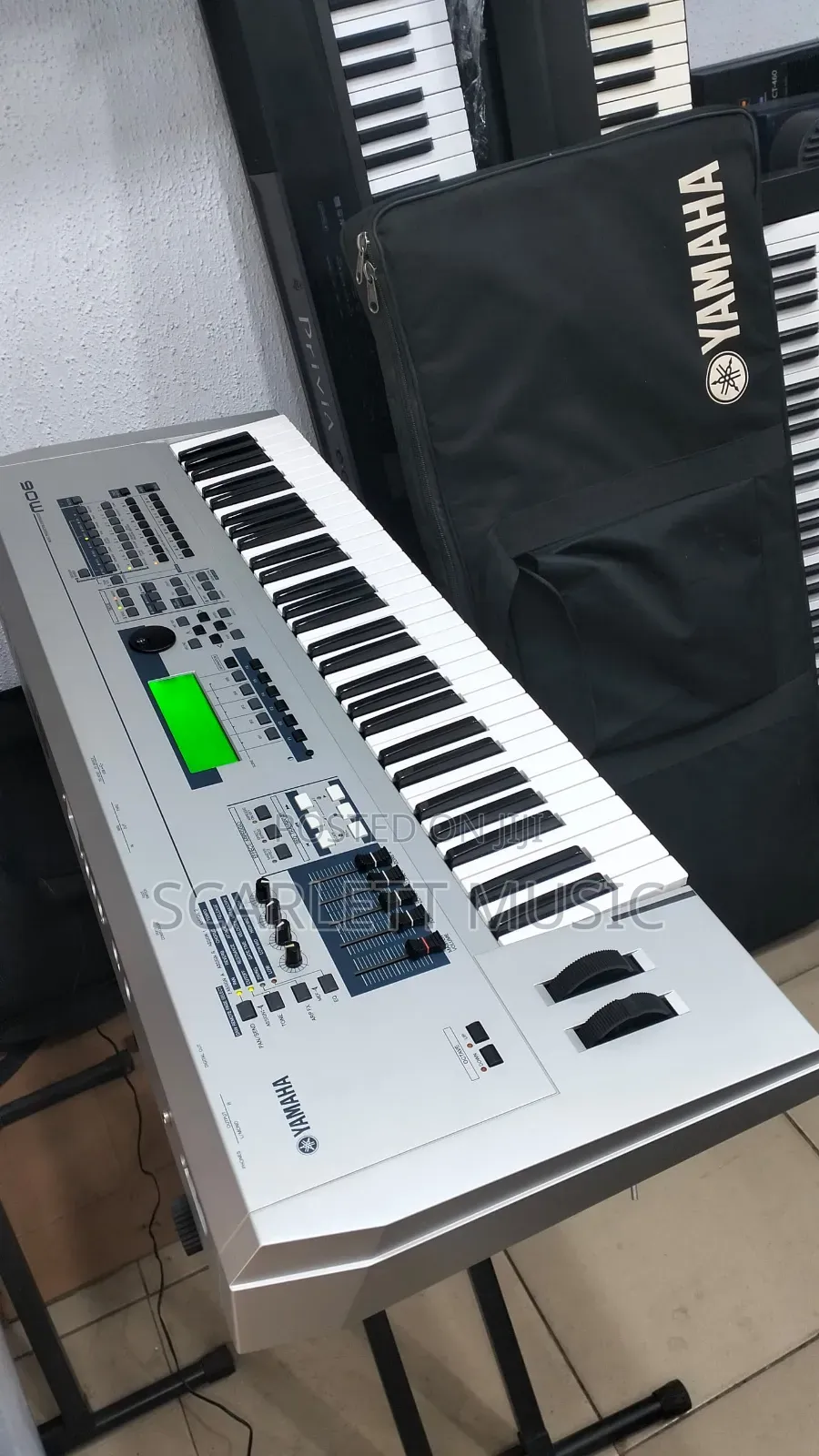 YAMAHA M06 Digital Professional Synthesizer Workstation Keyboard