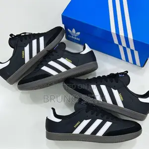 Adidas Sneakers