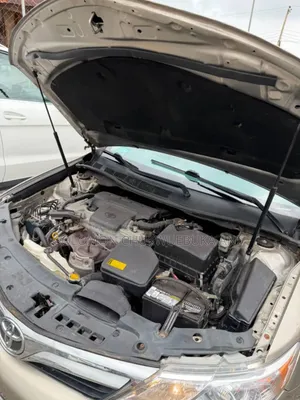 Toyota Camry XLE 4dr Sedan (3.5L 6cyl 6A) 2014 Ivory