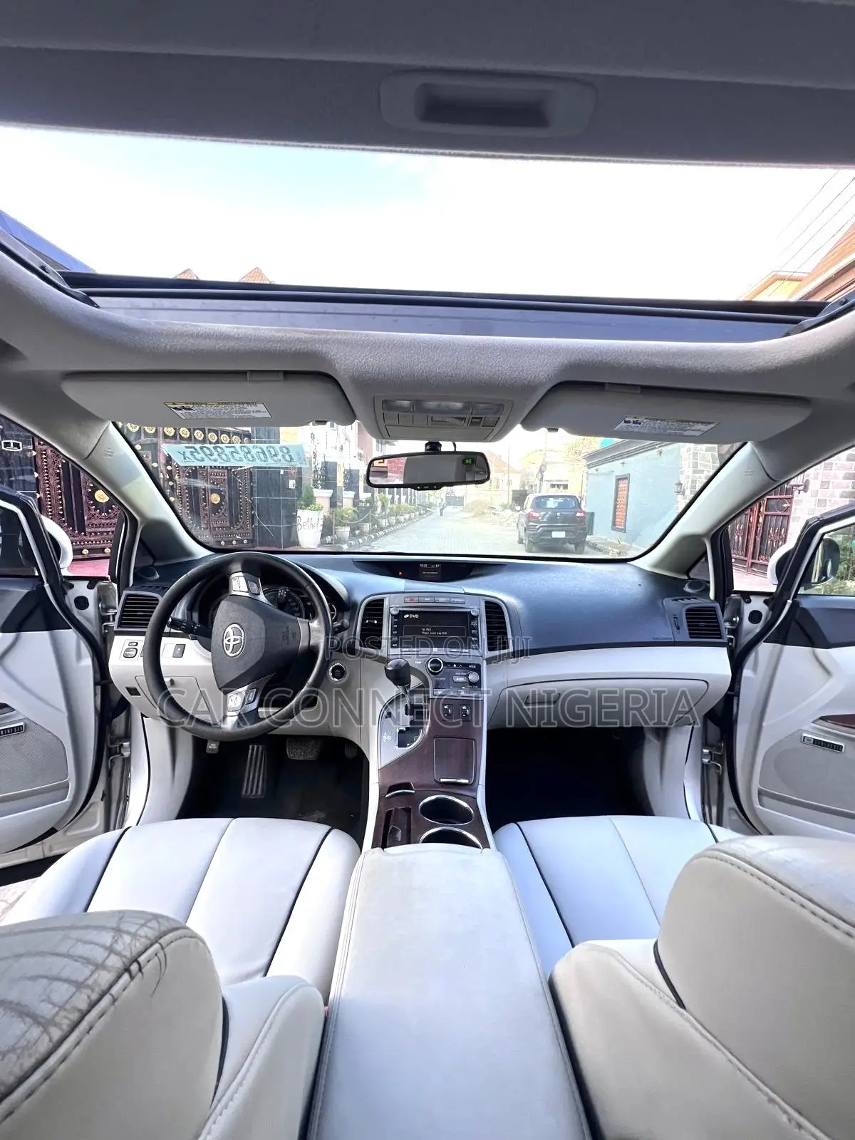 Toyota Venza AWD 2010 Silver
