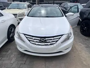 Hyundai Sonata Limited Sedan FWD (2.4L 4cyl 6A) 2012 White
