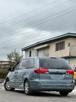 Toyota Sienna 2005 Blue