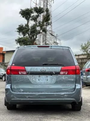 Toyota Sienna 2005 Blue