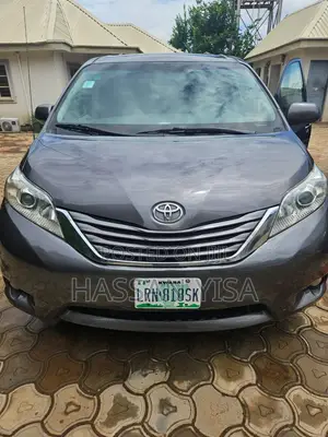 Toyota Sienna XLE 8 Passenger 2012 Gray