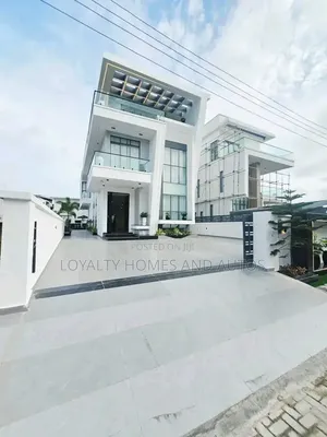 5bdrm House in Osapa london for sale