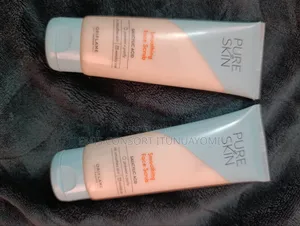 Pure Skin  Smoothing Face Scrub