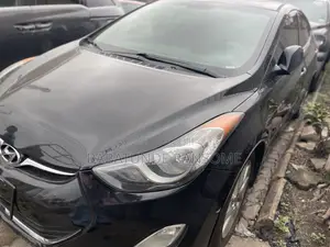 Hyundai Elantra Limited Sedan FWD (1.8L 4cyl 6A) 2013 Black