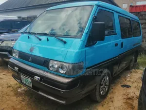 Mitsubishi L300 2002 Blue