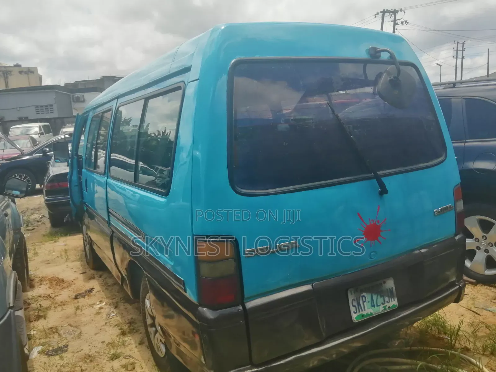 Mitsubishi L300 2002 Blue