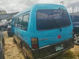 Mitsubishi L300 2002 Blue