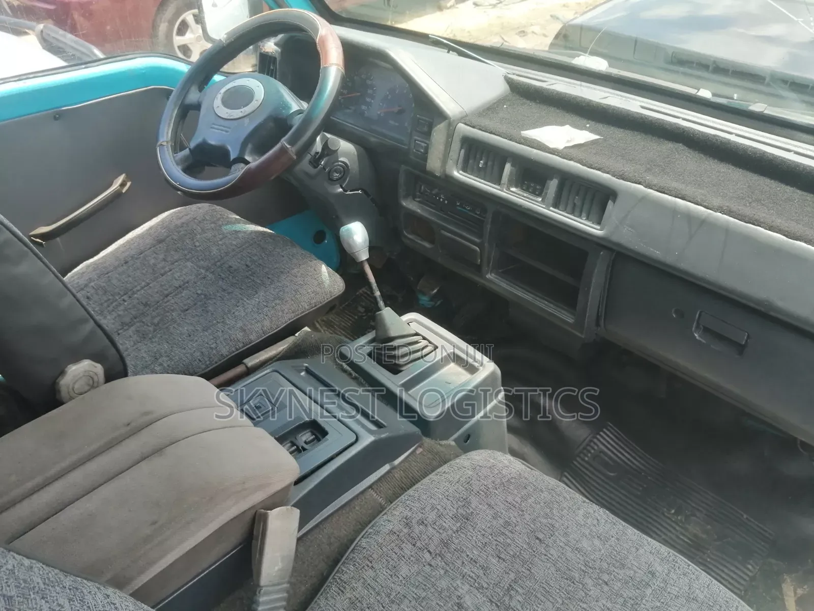 Mitsubishi L300 2002 Blue