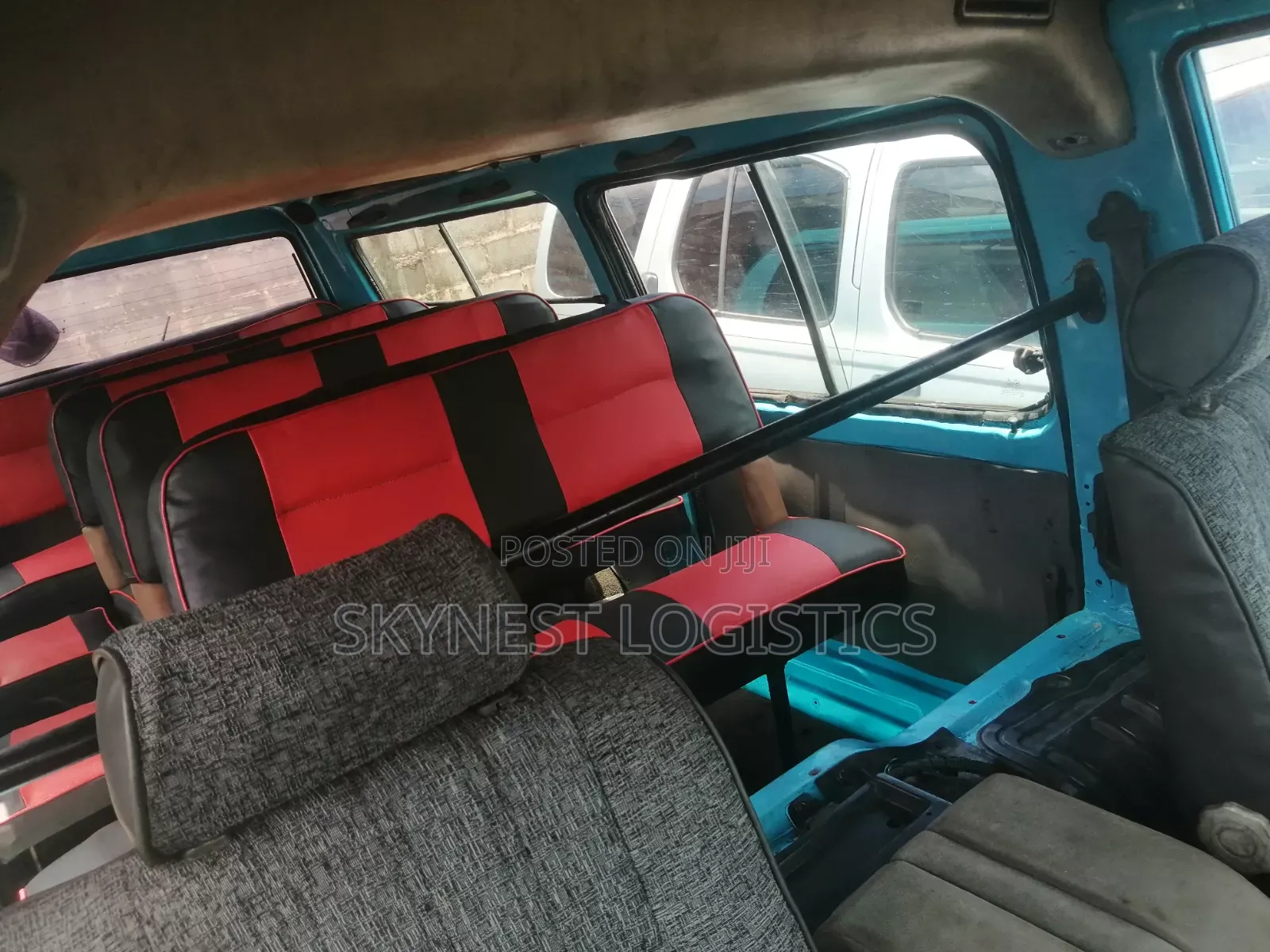 Mitsubishi L300 2002 Blue