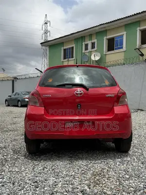 Toyota Yaris 1.0 Eco 2006 Red