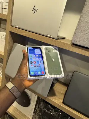 Apple iPhone 13 128 GB Green