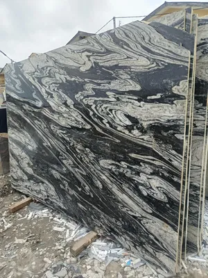 Marble Slabs for Steps and Kitchen Cabinets and Countertops