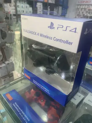 Sony PS4 Pad - PlayStation 4 DualShock 4 Wireless Controller