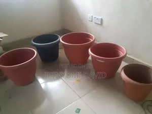 5 Flower/ Plant Pots