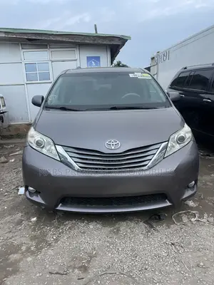 Toyota Sienna XLE 8 Passenger 2011 Gray