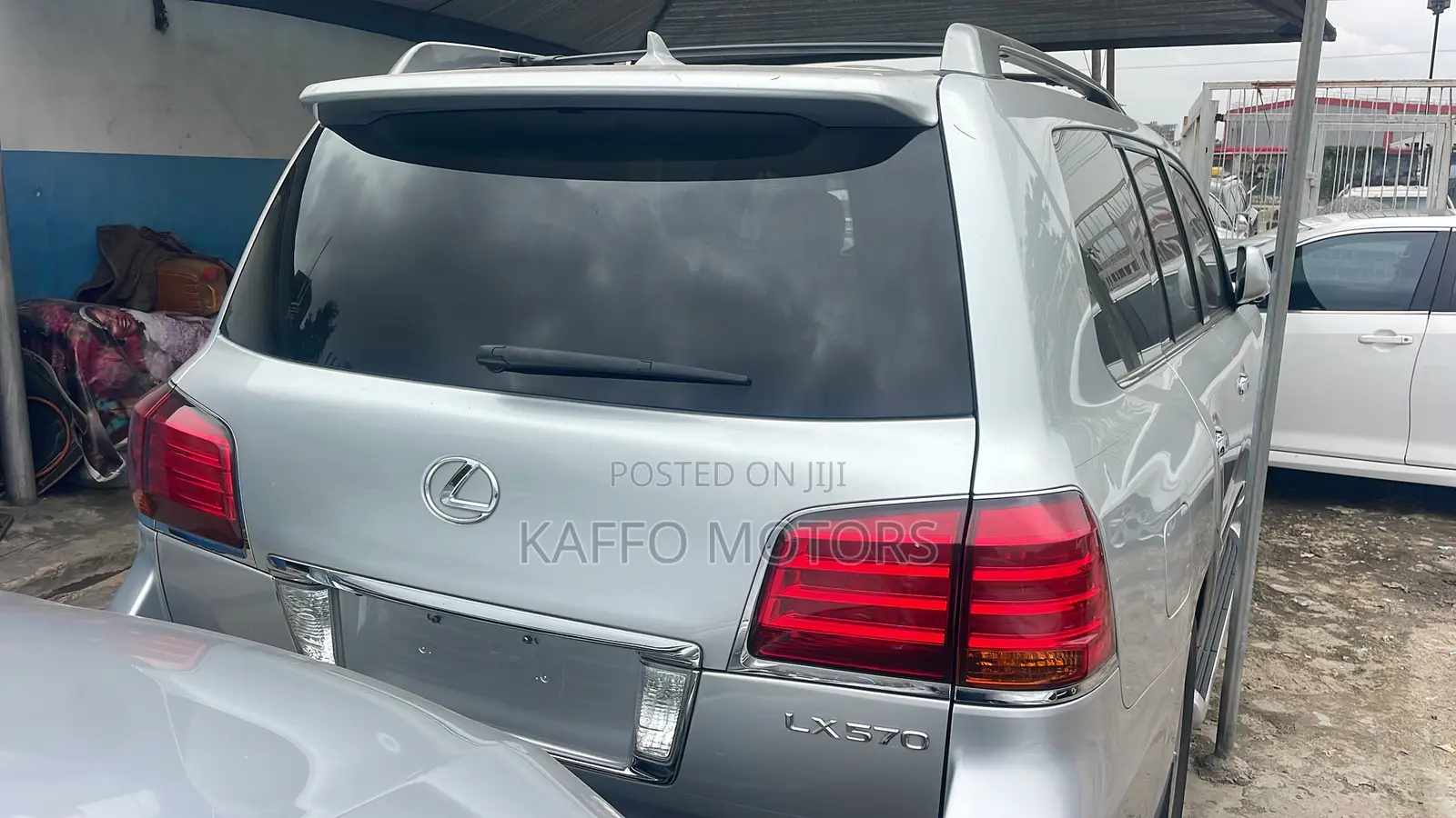 Lexus LX 570 2011 Silver