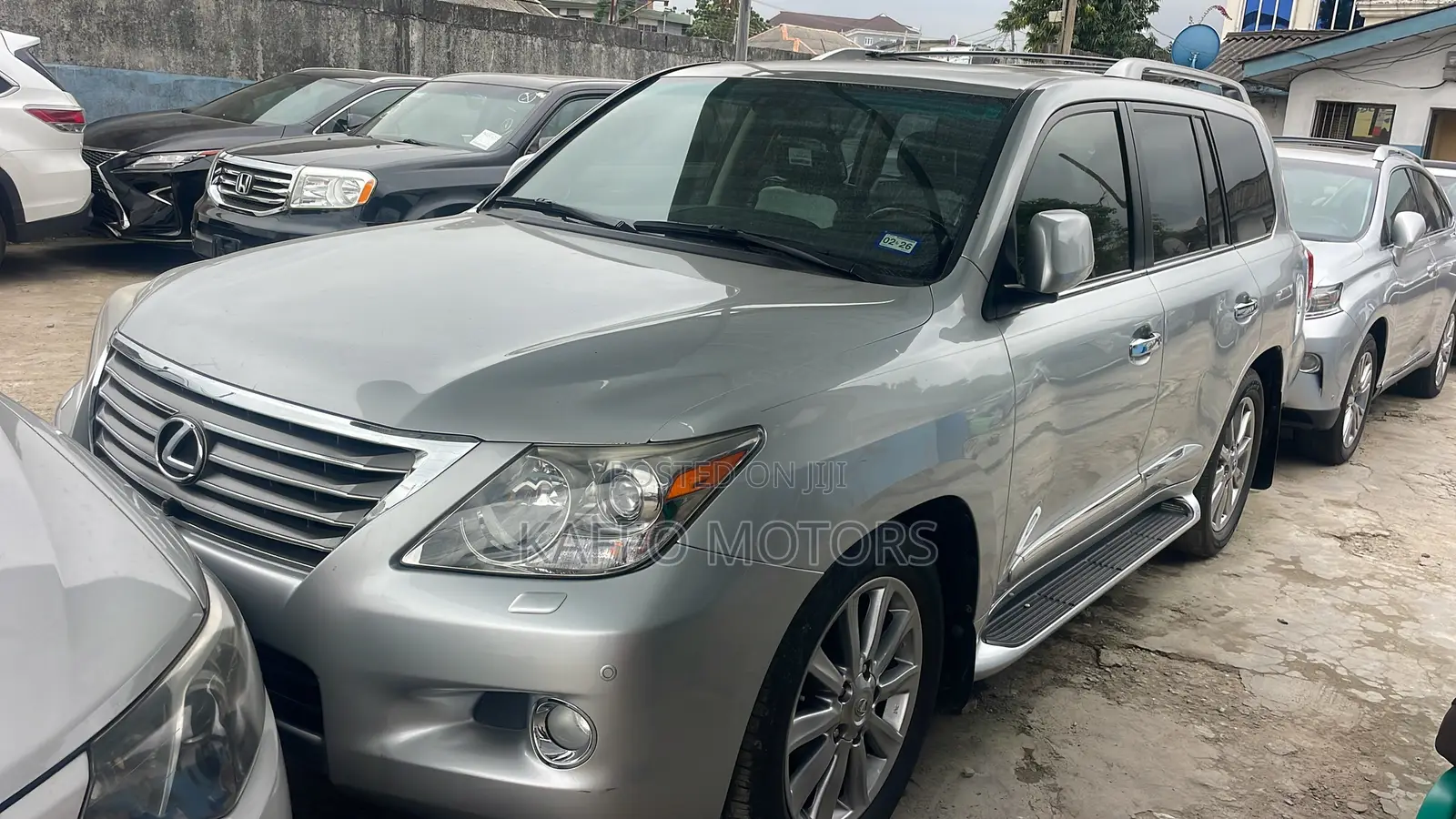 Lexus LX 570 2011 Silver